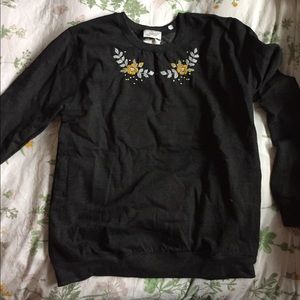 Locher’s Paris Lightweight Embroidery Sweatshirt